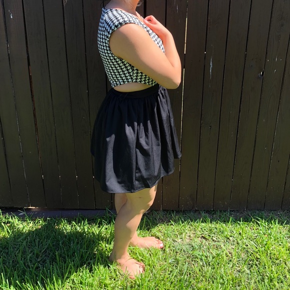 Dress - Picture 4 of 4